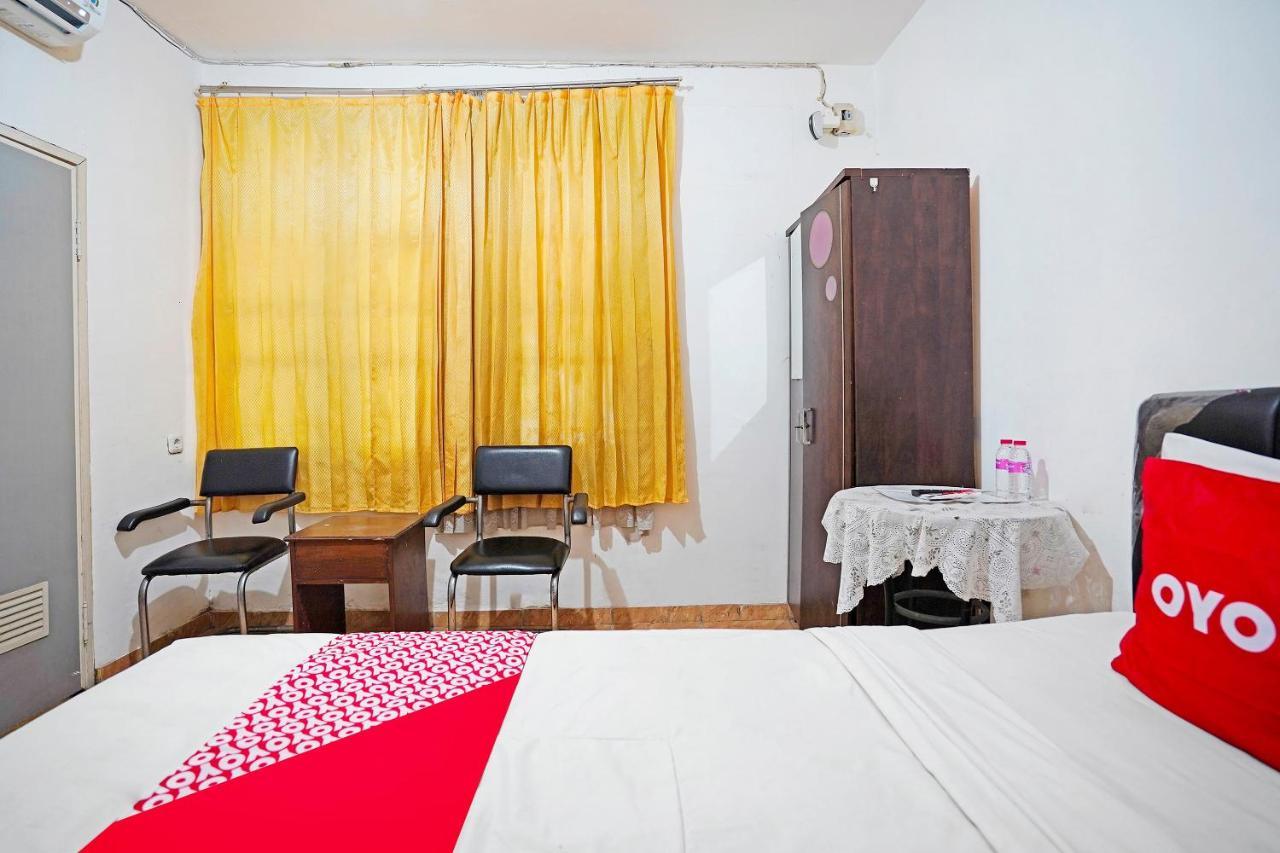 Hotel Oyo 91390 Kost Grand Royal Elite à Sorabaya Extérieur photo