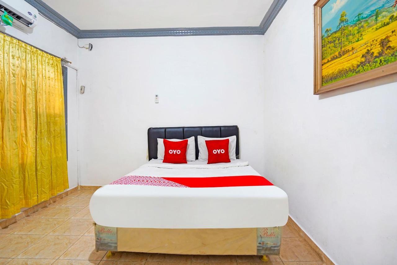 Hotel Oyo 91390 Kost Grand Royal Elite à Sorabaya Extérieur photo