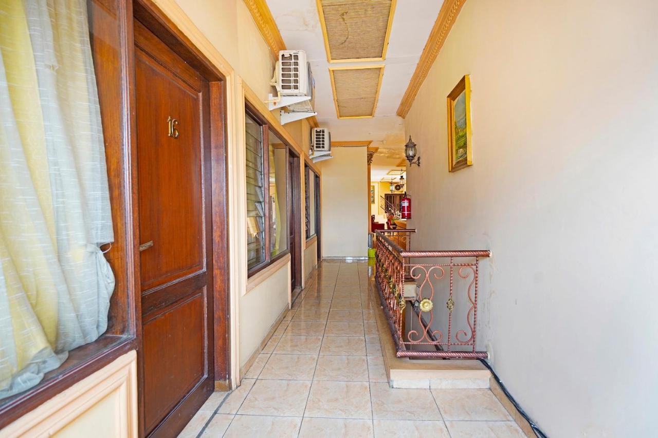 Hotel Oyo 91390 Kost Grand Royal Elite à Sorabaya Extérieur photo