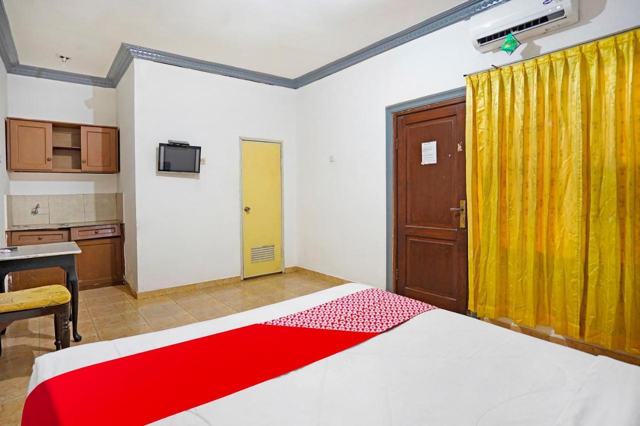 Hotel Oyo 91390 Kost Grand Royal Elite à Sorabaya Extérieur photo