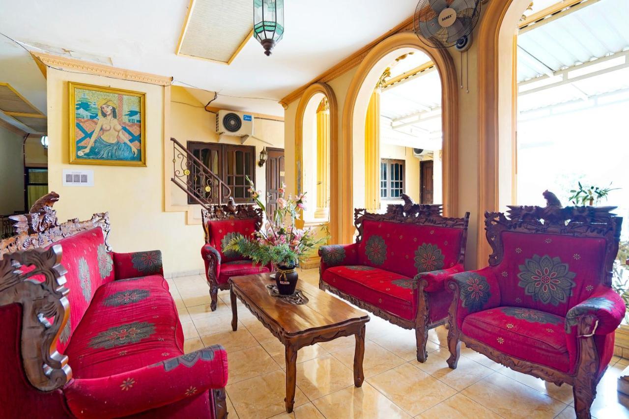 Hotel Oyo 91390 Kost Grand Royal Elite à Sorabaya Extérieur photo